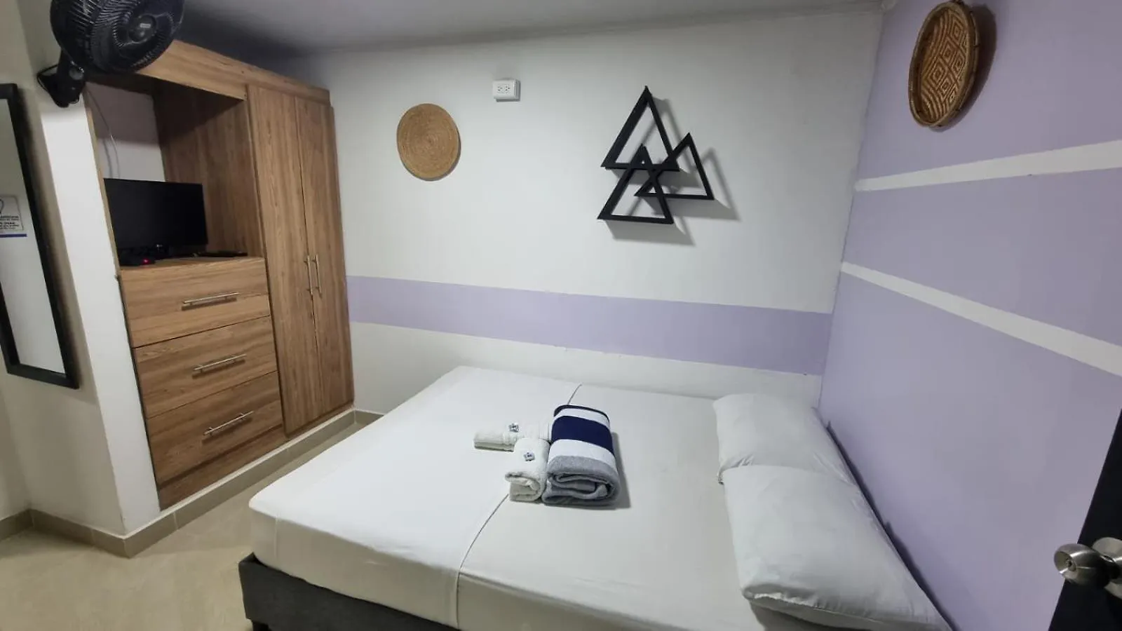 Aparta Hotel La 80 Estadio Medellin Colombia